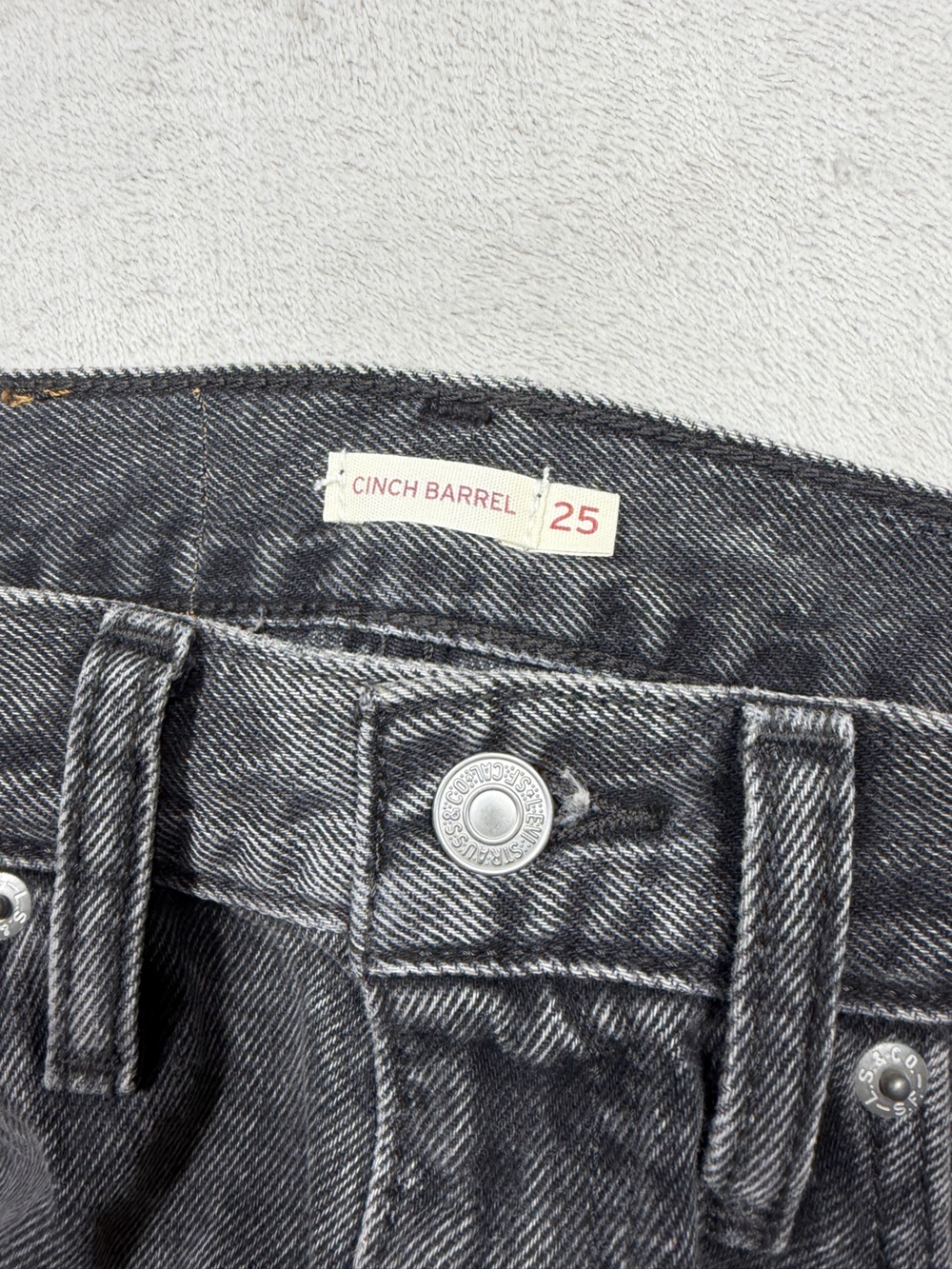 Levi’s Women’s Cinch Barrel Past Lives Black Raw Hem 100% Cotton Denim Jeans 25 - Picture 14 of 16